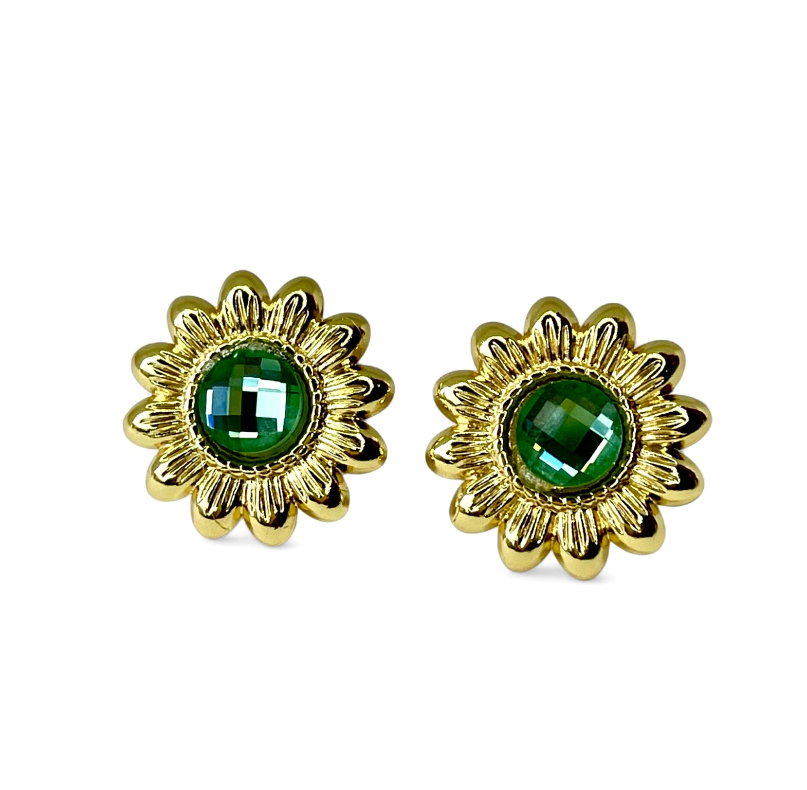 ARETES FLOR DORADOS CON PIEDRA VERDE