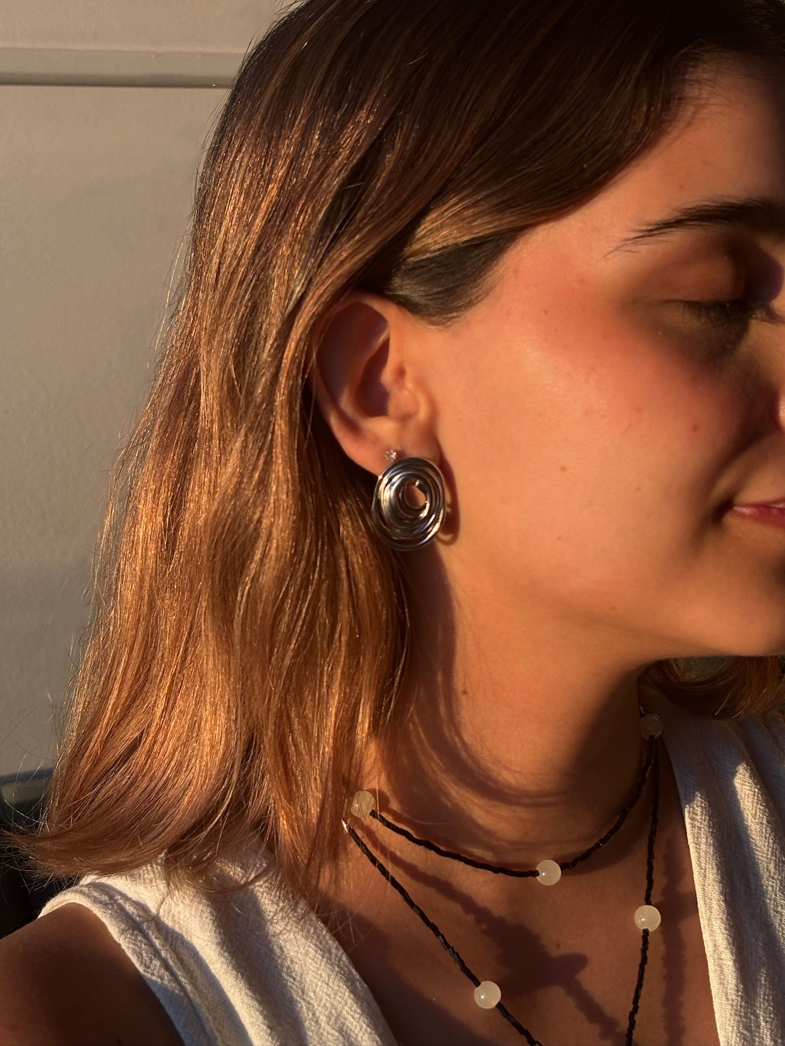 ARETES DE HILO PLATEADO